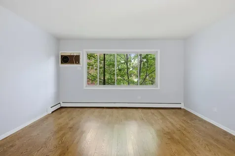 1363 Perry Street Des Plaines IL 60016