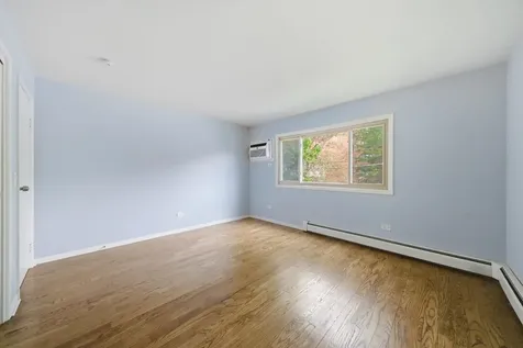 1363 Perry Street Des Plaines IL 60016