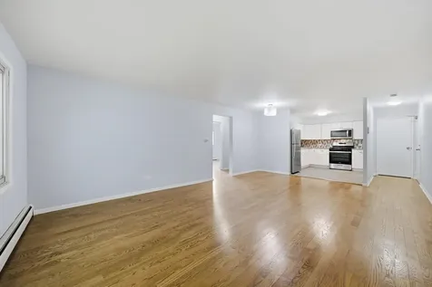 1363 Perry Street Des Plaines IL 60016