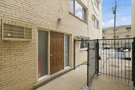 1363 Perry Street Des Plaines IL 60016
