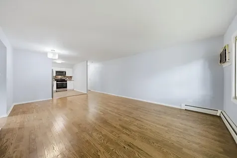 1363 Perry Street Des Plaines IL 60016