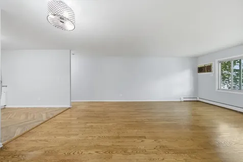1363 Perry Street Des Plaines IL 60016
