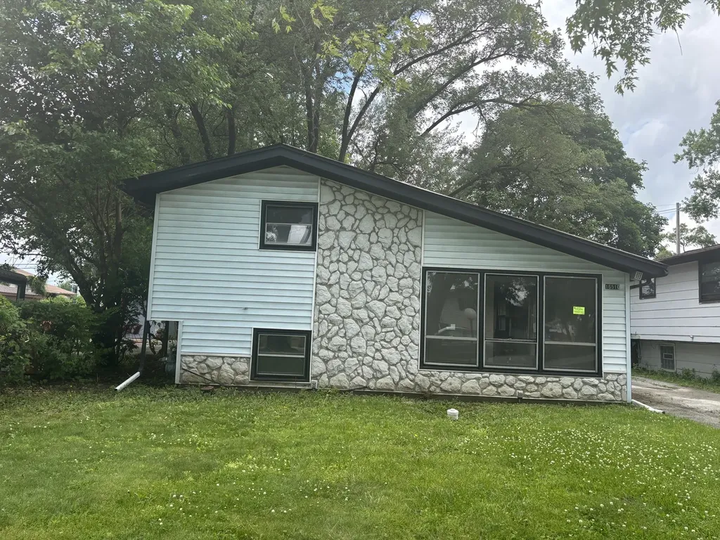 16510 Winchester Avenue Markham IL 60428