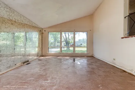 16510 Winchester Avenue Markham IL 60428