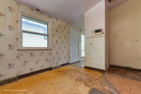 16510 Winchester Avenue Markham IL 60428