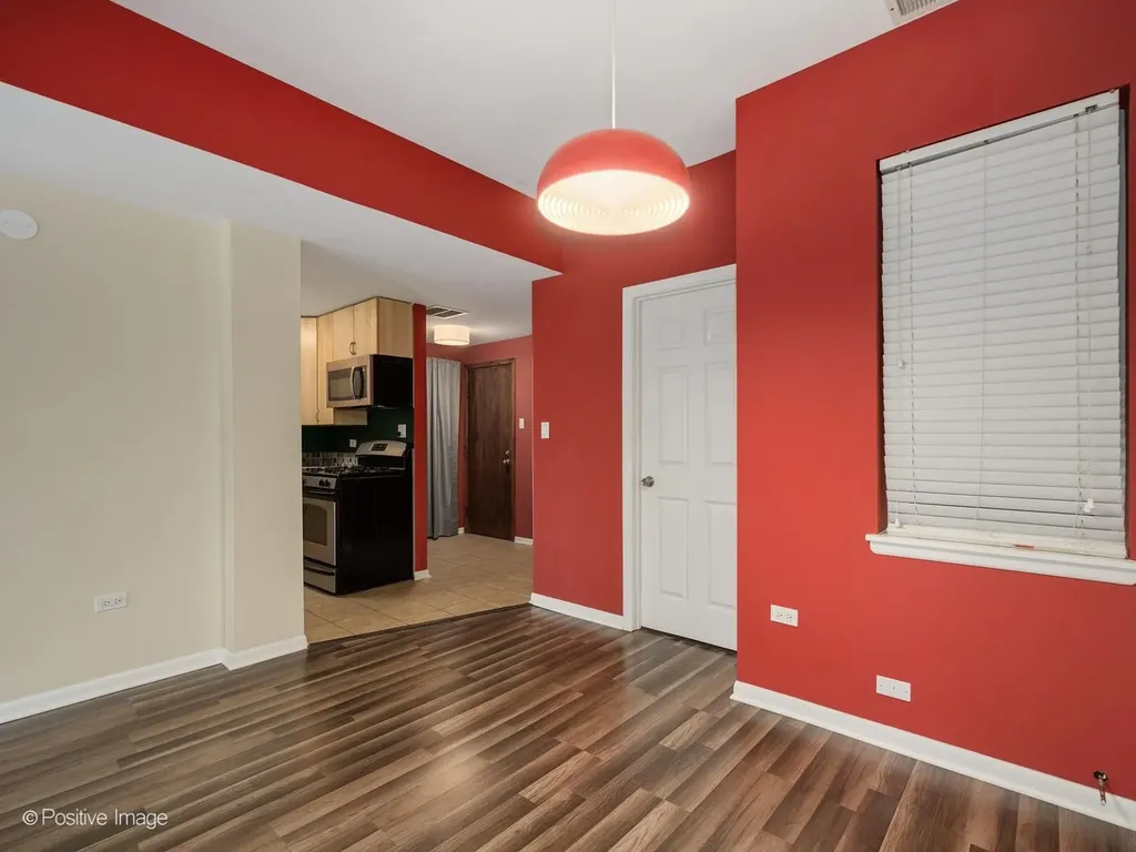 4754 North Dover Street Chicago IL 60640