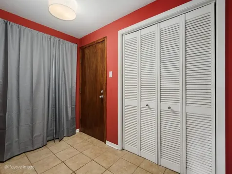 4754 North Dover Street Chicago IL 60640