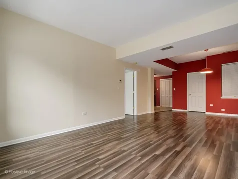 4754 North Dover Street Chicago IL 60640