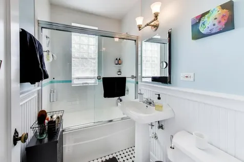 1219 Hull Terrace Evanston IL 60202