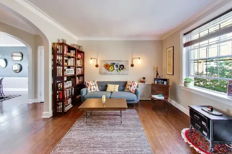 1219 Hull Terrace Evanston IL 60202