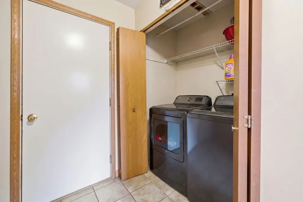 1611 Lake Pointe Court Plainfield IL 60586