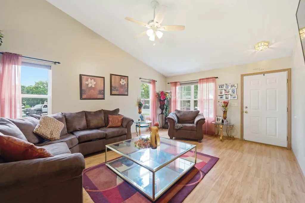 1611 Lake Pointe Court Plainfield IL 60586