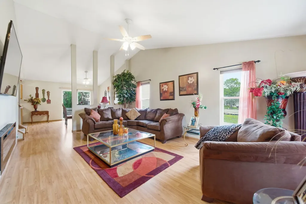 1611 Lake Pointe Court Plainfield IL 60586