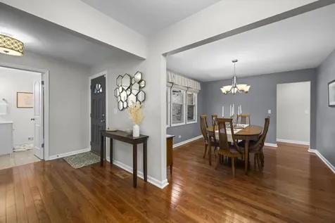 4017 North Walnut Avenue Arlington Heights IL 60004