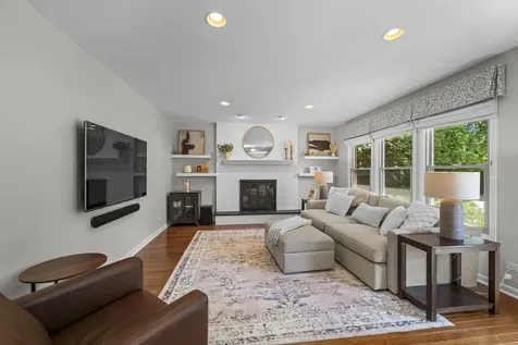 4017 North Walnut Avenue Arlington Heights IL 60004