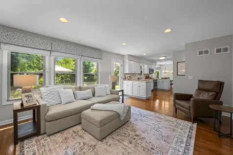 4017 North Walnut Avenue Arlington Heights IL 60004
