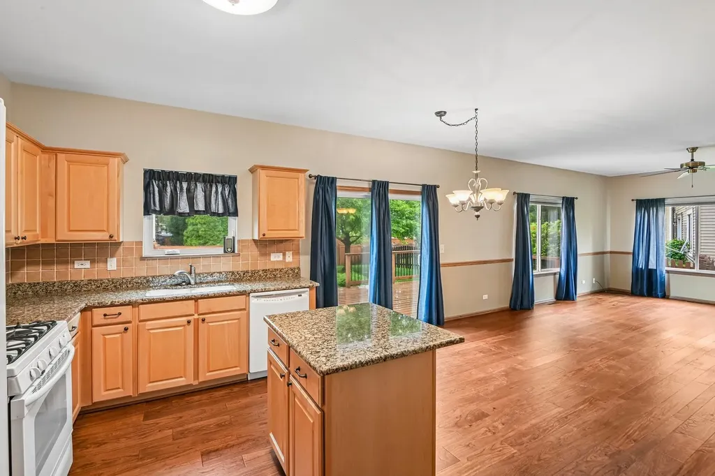 971 Lakestone Lane Aurora IL 60504