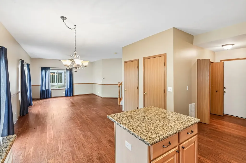971 Lakestone Lane Aurora IL 60504