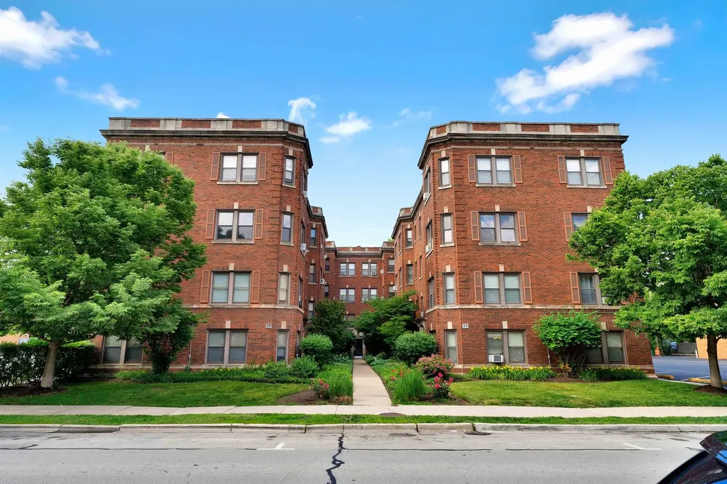 58 Forest Avenue Riverside IL 60546