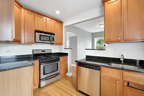 58 Forest Avenue Riverside IL 60546