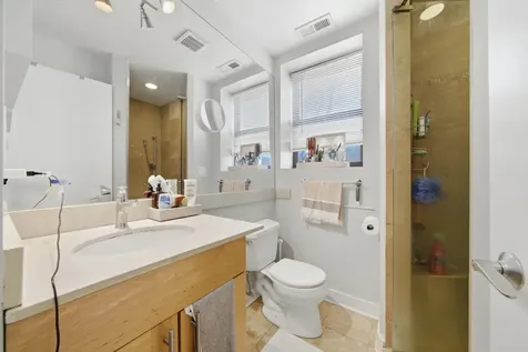 2245 West Barry Avenue Chicago IL 60618