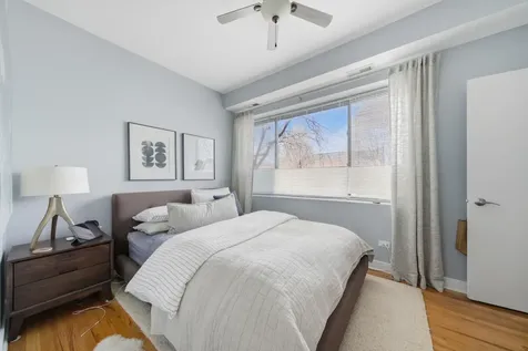 2245 West Barry Avenue Chicago IL 60618