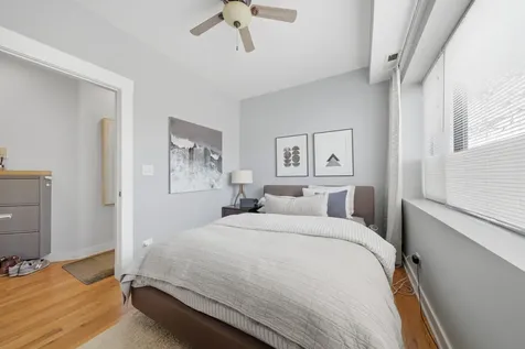 2245 West Barry Avenue Chicago IL 60618