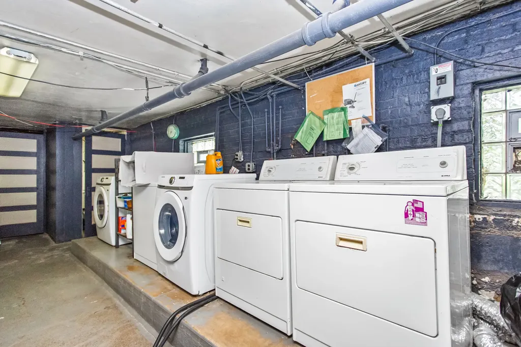 6140 North Hamilton Avenue Chicago IL 60659
