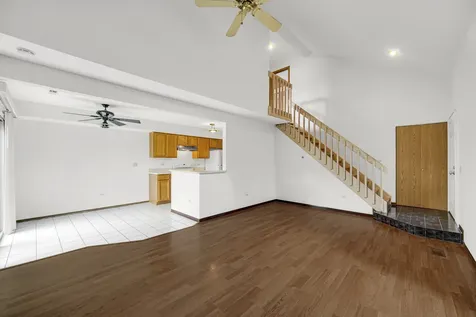 1040 North Knollwood Drive Palatine IL 60067