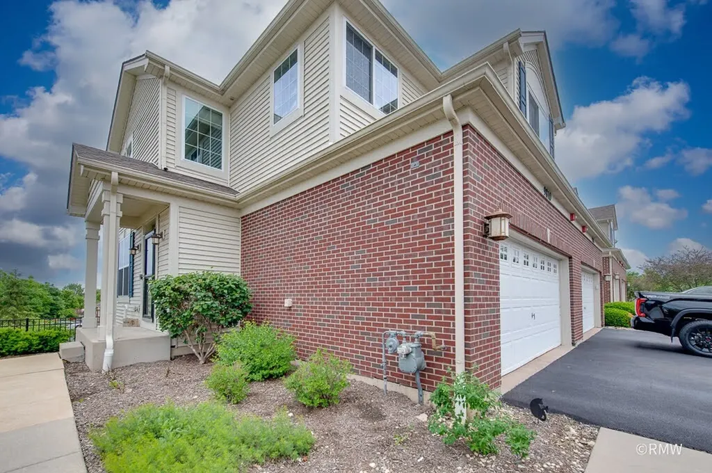 9810 Cummings Street Huntley IL 60142