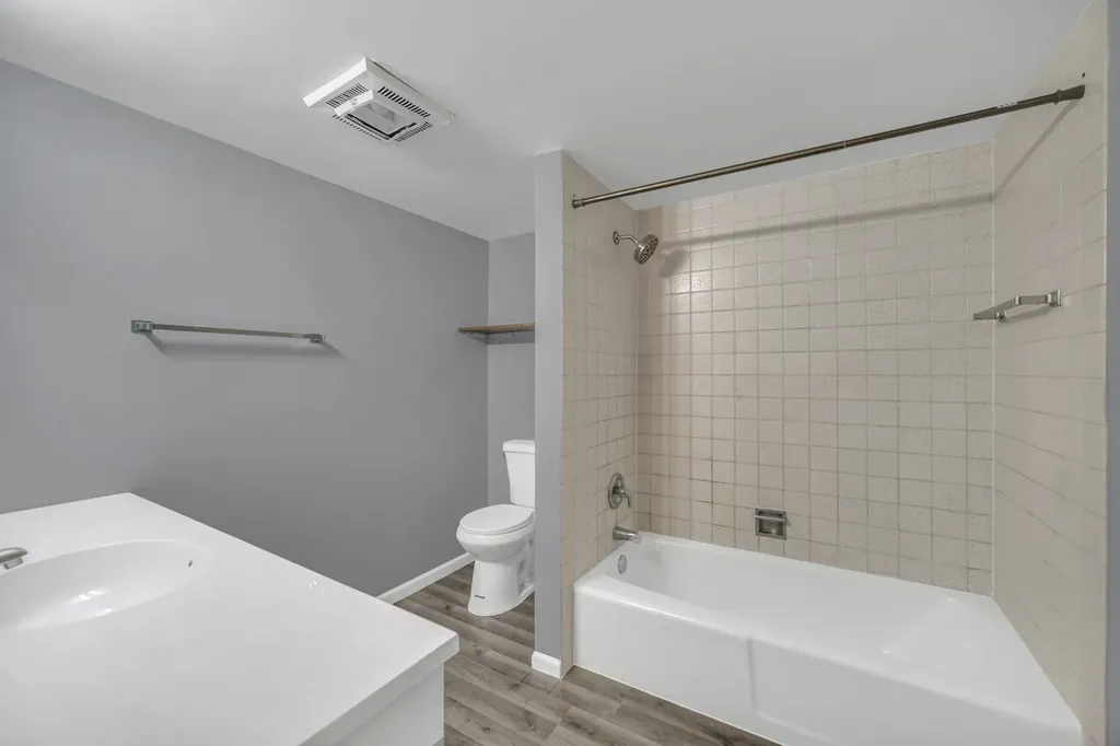 138 East Bailey Road Naperville IL 60565