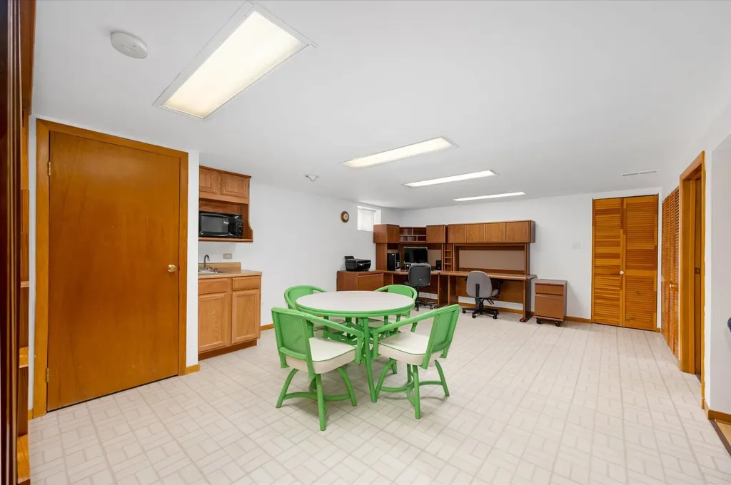 551 South Poplar Avenue Elmhurst IL 60126