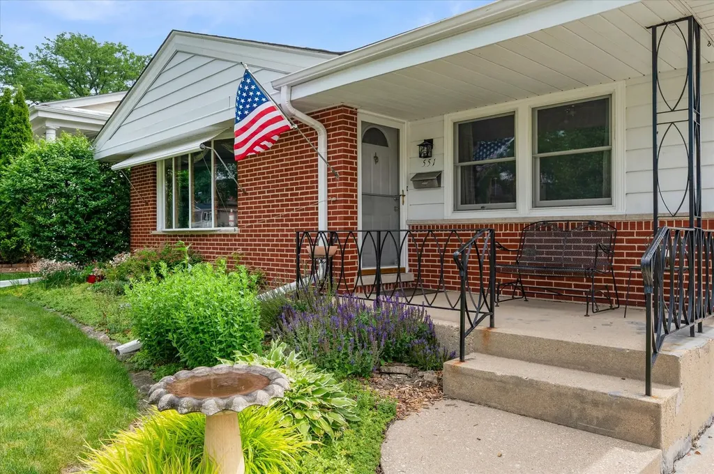 551 South Poplar Avenue Elmhurst IL 60126