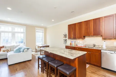 2730 North Lincoln Avenue Chicago IL 60614