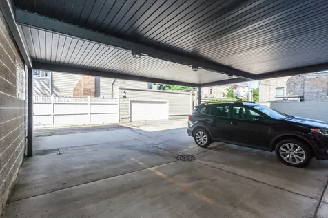 2730 North Lincoln Avenue Chicago IL 60614