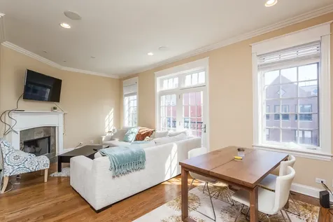 2730 North Lincoln Avenue Chicago IL 60614