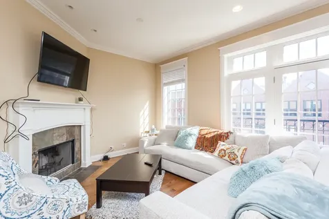2730 North Lincoln Avenue Chicago IL 60614