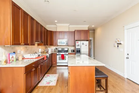 2730 North Lincoln Avenue Chicago IL 60614