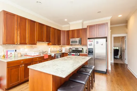 2730 North Lincoln Avenue Chicago IL 60614