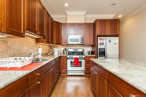 2730 North Lincoln Avenue Chicago IL 60614