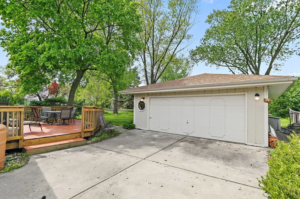 616 Grace Lane Schaumburg IL 60193