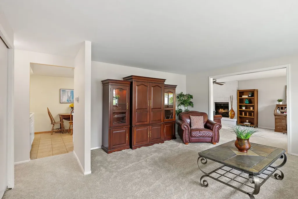 616 Grace Lane Schaumburg IL 60193