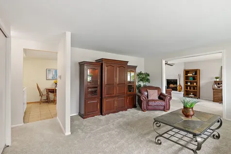 616 Grace Lane Schaumburg IL 60193