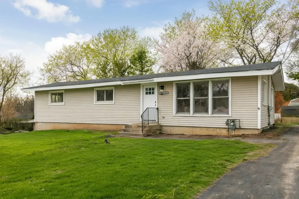 6305 Robert Road Cary IL 60013