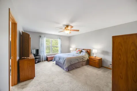 325 Forest Trail South Elgin IL 60177