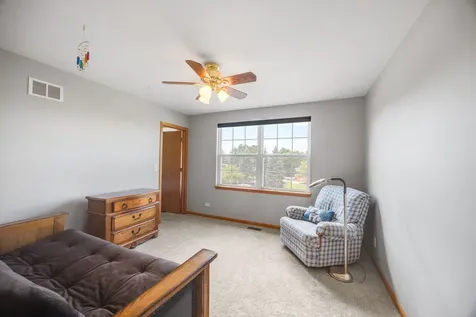 325 Forest Trail South Elgin IL 60177
