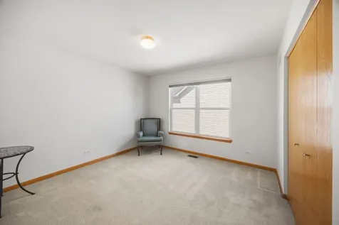 325 Forest Trail South Elgin IL 60177