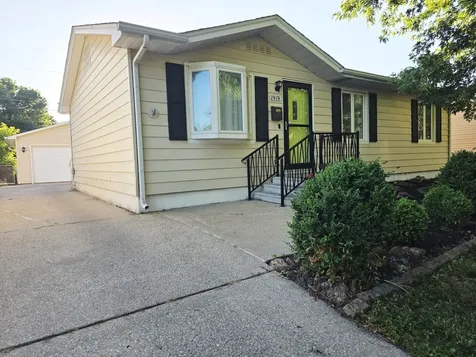 1919 Fairfield Drive Springfield IL 62702