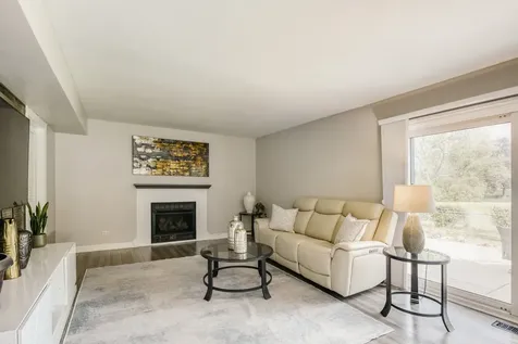 4491 Thornbark Drive Hoffman Estates IL 60192