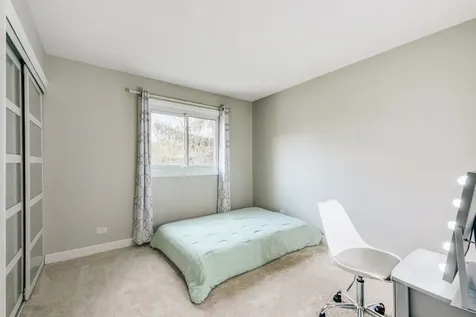 4491 Thornbark Drive Hoffman Estates IL 60192